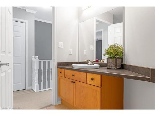 16 Hunters Court, Fonthill, ON - Indoor Photo Showing Bathroom