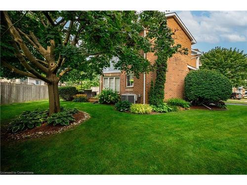 16 Hunters Court, Fonthill, ON - Outdoor