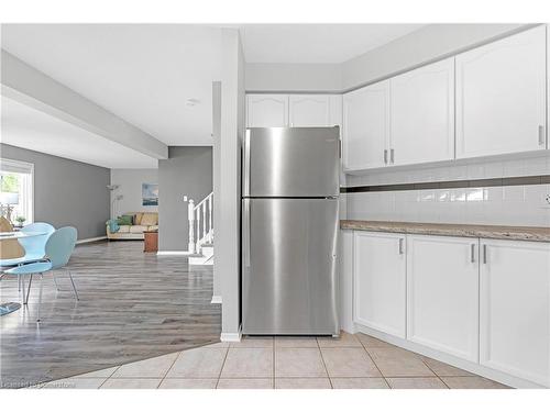 16 Hunters Court, Fonthill, ON - Indoor Photo Showing Kitchen