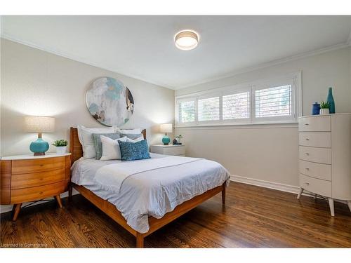 198 West 32Nd Street, Hamilton, ON - Indoor Photo Showing Bedroom