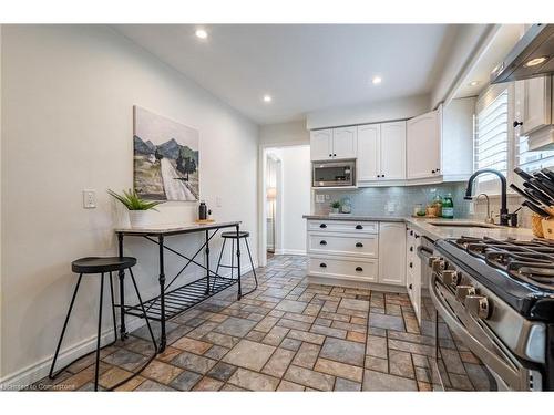 198 West 32Nd Street, Hamilton, ON - Indoor Photo Showing Kitchen