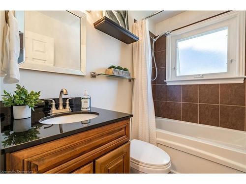 198 West 32Nd Street, Hamilton, ON - Indoor Photo Showing Bathroom