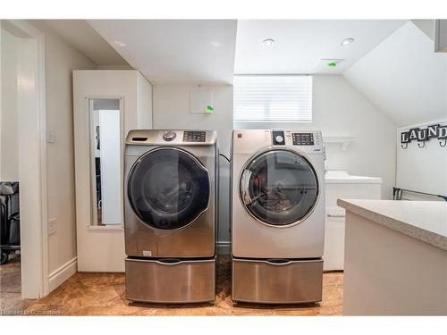 198 West 32Nd Street, Hamilton, ON - Indoor Photo Showing Laundry Room