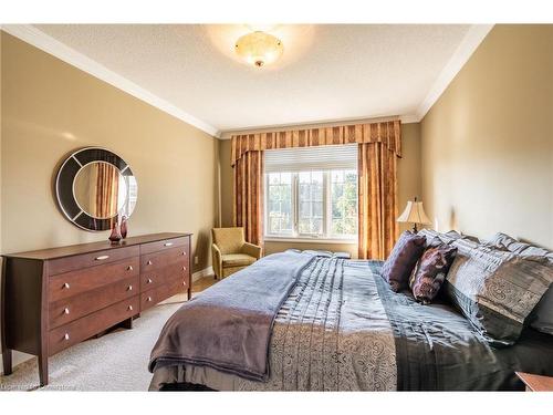 24-875 University Avenue E, Waterloo, ON - Indoor Photo Showing Bedroom