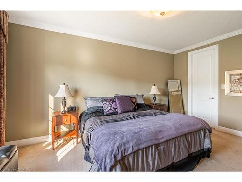 24-875 University Avenue E, Waterloo, ON - Indoor Photo Showing Bedroom