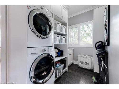 2107 Nightingale Way, Oakville, ON - Indoor Photo Showing Laundry Room