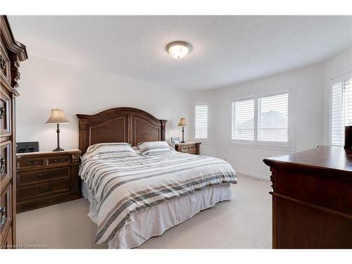 2107 Nightingale Way, Oakville, ON - Indoor Photo Showing Bedroom