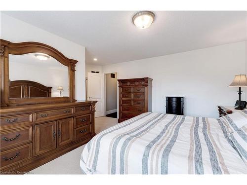 2107 Nightingale Way, Oakville, ON - Indoor Photo Showing Bedroom