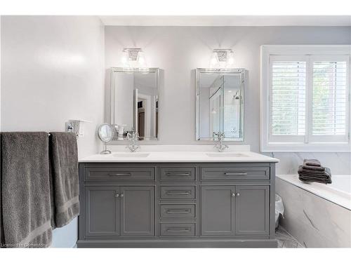 2107 Nightingale Way, Oakville, ON - Indoor Photo Showing Bathroom