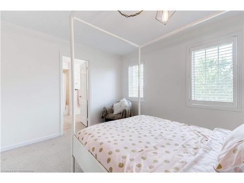 2107 Nightingale Way, Oakville, ON - Indoor Photo Showing Bedroom