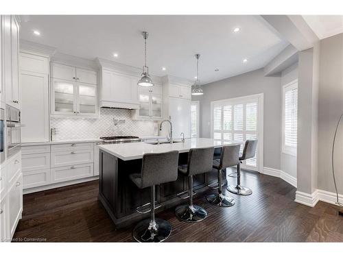 2107 Nightingale Way, Oakville, ON - Indoor Photo Showing Kitchen With Upgraded Kitchen