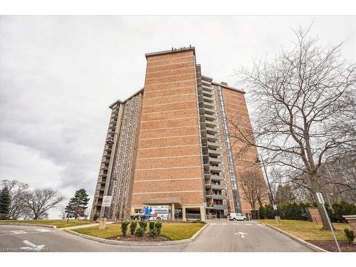 908-5250 Lakeshore Road, Burlington, ON - Outdoor With Facade