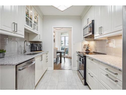 908-5250 Lakeshore Road, Burlington, ON - Indoor Photo Showing Kitchen With Upgraded Kitchen