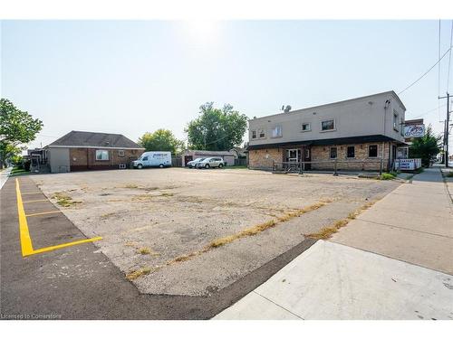 1490 Barton Street E, Hamilton, ON 