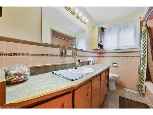 929 Upper Ottawa Street, Hamilton, ON - Indoor Photo Showing Bathroom