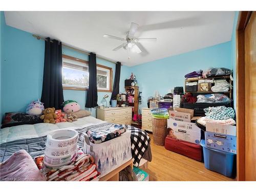 929 Upper Ottawa Street, Hamilton, ON - Indoor Photo Showing Bedroom