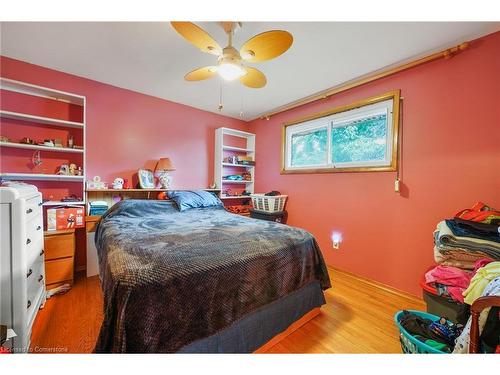 929 Upper Ottawa Street, Hamilton, ON - Indoor Photo Showing Bedroom