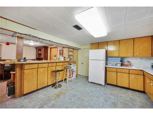 929 Upper Ottawa Street, Hamilton, ON - Indoor Photo Showing Kitchen