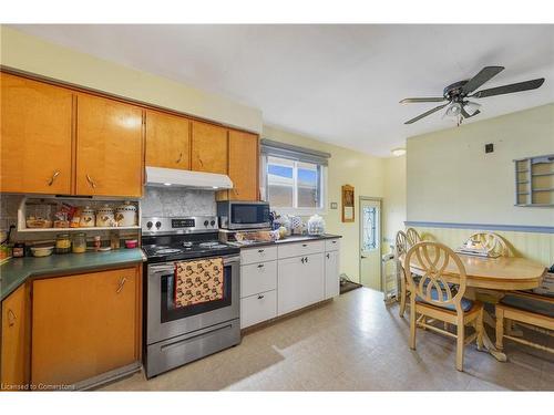 929 Upper Ottawa Street, Hamilton, ON - Indoor Photo Showing Kitchen