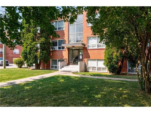 208-37 Mericourt Road, Hamilton, ON - Outdoor