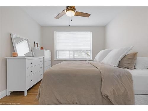 208-37 Mericourt Road, Hamilton, ON - Indoor Photo Showing Bedroom