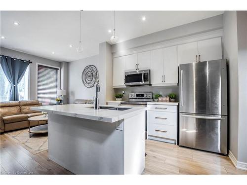 607 Knox Avenue, Hamilton, ON - Indoor Photo Showing Kitchen With Double Sink With Upgraded Kitchen