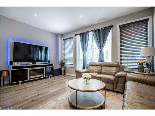 607 Knox Avenue, Hamilton, ON - Indoor Photo Showing Living Room