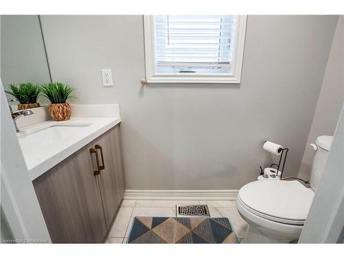 607 Knox Avenue, Hamilton, ON - Indoor Photo Showing Bathroom