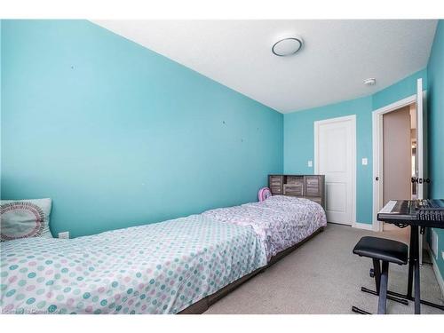 607 Knox Avenue, Hamilton, ON - Indoor Photo Showing Bedroom