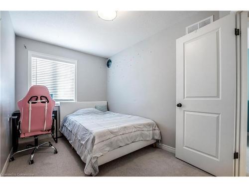 607 Knox Avenue, Hamilton, ON - Indoor Photo Showing Bedroom