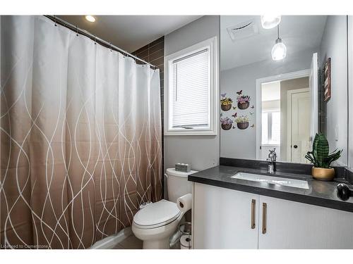 607 Knox Avenue, Hamilton, ON - Indoor Photo Showing Bathroom