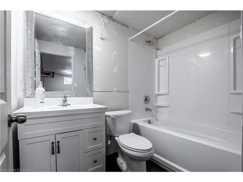 607 Knox Avenue, Hamilton, ON - Indoor Photo Showing Bathroom