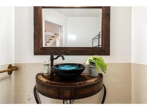 2010 Keller Court, Burlington, ON - Indoor Photo Showing Bathroom