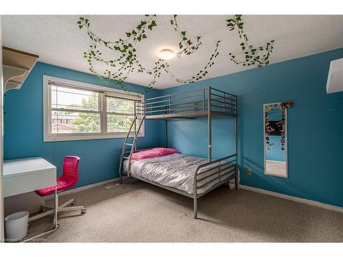 2010 Keller Court, Burlington, ON - Indoor Photo Showing Bedroom