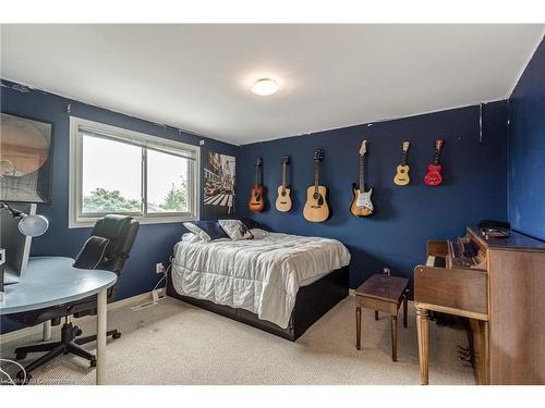 2010 Keller Court, Burlington, ON - Indoor Photo Showing Bedroom