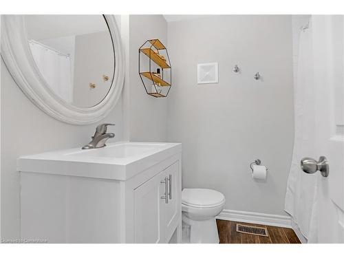 42-151 Linwell Road, St. Catharines, ON - Indoor Photo Showing Bathroom