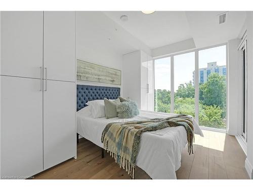 501-500 Brock Avenue, Burlington, ON - Indoor Photo Showing Bedroom