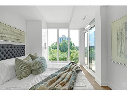 501-500 Brock Avenue, Burlington, ON - Indoor Photo Showing Bedroom