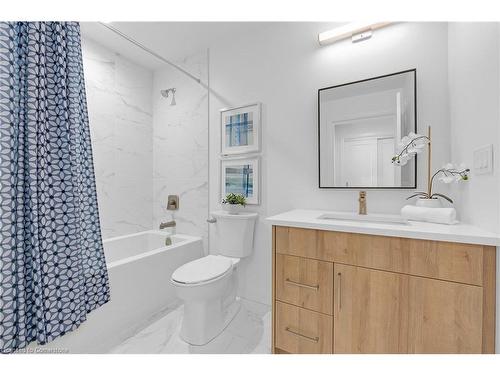 501-500 Brock Avenue, Burlington, ON - Indoor Photo Showing Bathroom