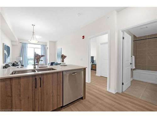 410-120 Spring Valley Crescent, Hamilton, ON - Indoor Photo Showing Kitchen With Double Sink