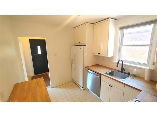 85 Elma Street, Toronto, ON - Indoor Photo Showing Kitchen