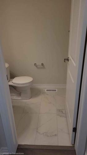 18-620 Colborne Street, Brantford, ON - Indoor Photo Showing Bathroom