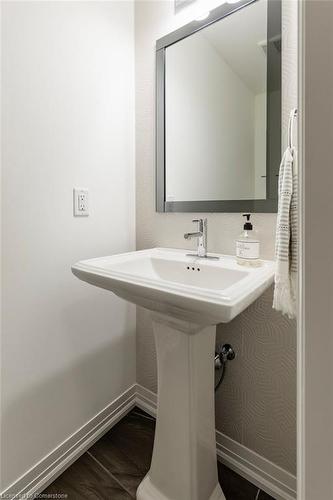 125-30 Times Square Boulevard Boulevard, Stoney Creek, ON - Indoor Photo Showing Bathroom