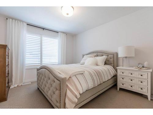 125-30 Times Square Boulevard Boulevard, Stoney Creek, ON - Indoor Photo Showing Bedroom