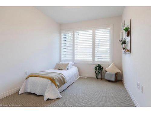 125-30 Times Square Boulevard Boulevard, Stoney Creek, ON - Indoor Photo Showing Bedroom