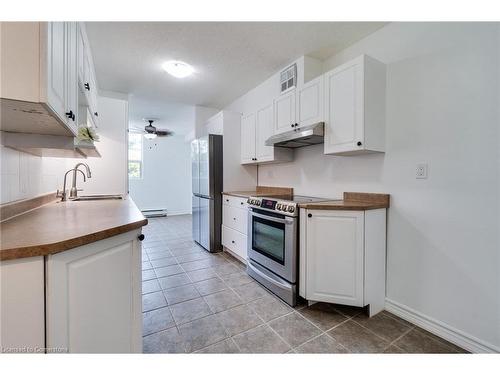 109-700 Dynes Road, Burlington, ON - Indoor Photo Showing Kitchen