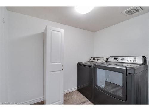 109-700 Dynes Road, Burlington, ON - Indoor Photo Showing Laundry Room