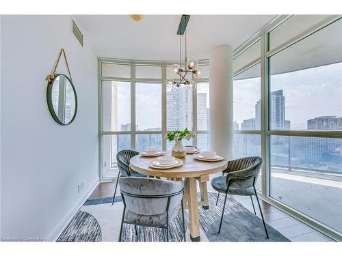 1506-70 Absolute Avenue, Mississauga, ON - Indoor Photo Showing Dining Room