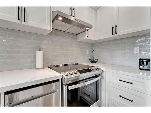 430 Brunswick Street, Hamilton, ON - Indoor Photo Showing Kitchen With Upgraded Kitchen