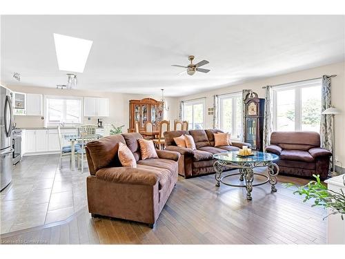 3 Morton Avenue, Brantford, ON - Indoor Photo Showing Living Room